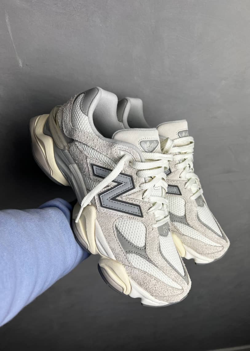 New Balance 9060 | Moonbeam Sea Salt | 1 + 1 Gratis